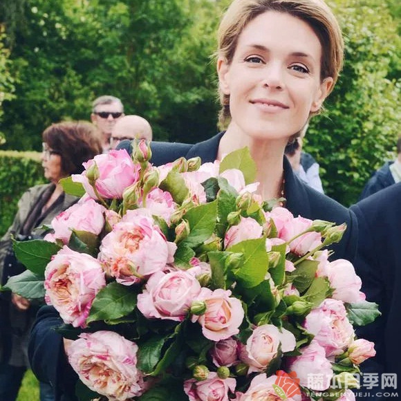 朱莉·昂德里厄Julie Andrieu 朱莉·昂德里厄Julie Andrieu