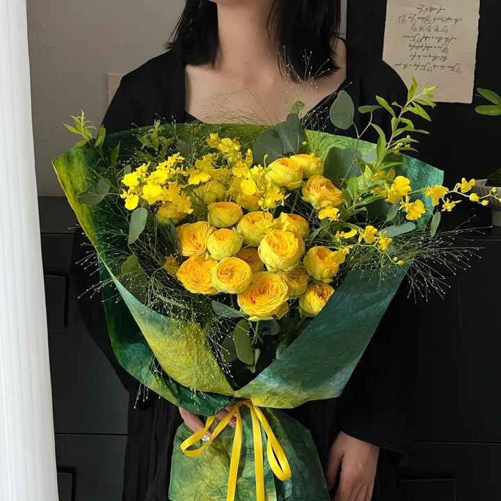 1728527253898695.jpg 金色潮流 Golden Trendsetter