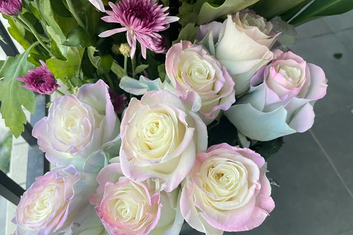 1729926201803673.jpg 欧若拉极光 Aurora Roses Bouquet