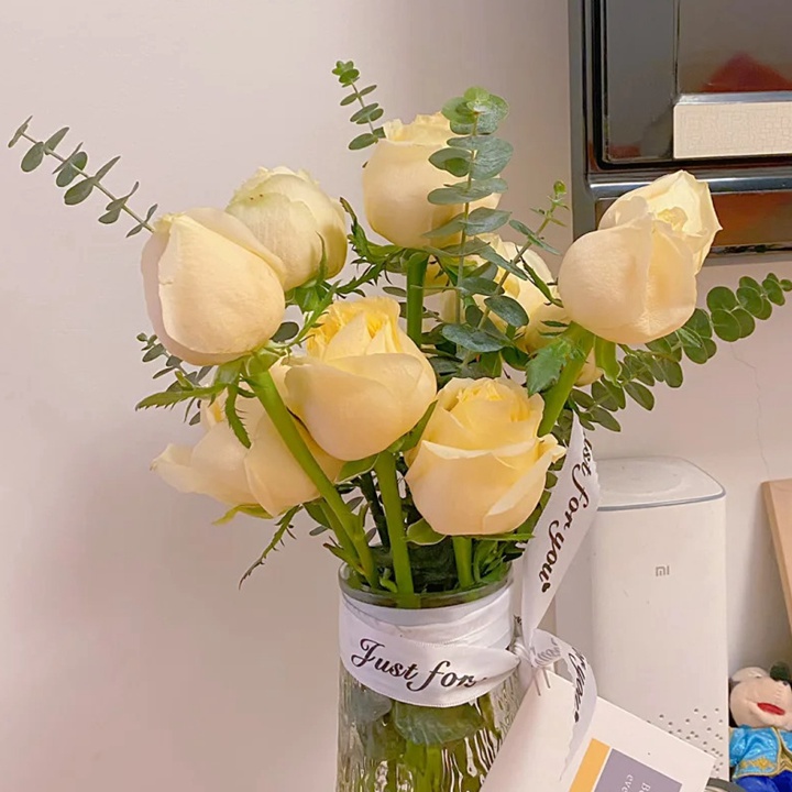 1735871961476488.jpg 香槟玫瑰适合送什么人