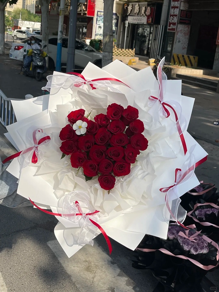 1756433708216695.jpg 21朵玫瑰花代表什么意思