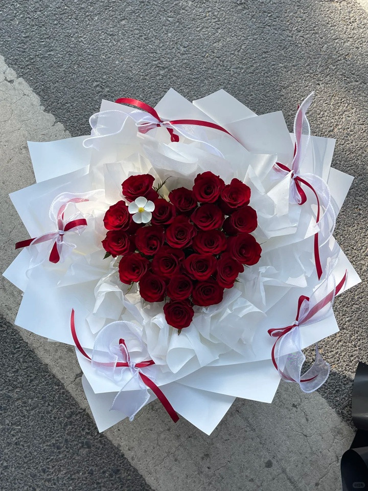 1756433708366491.jpg 21朵玫瑰花代表什么意思